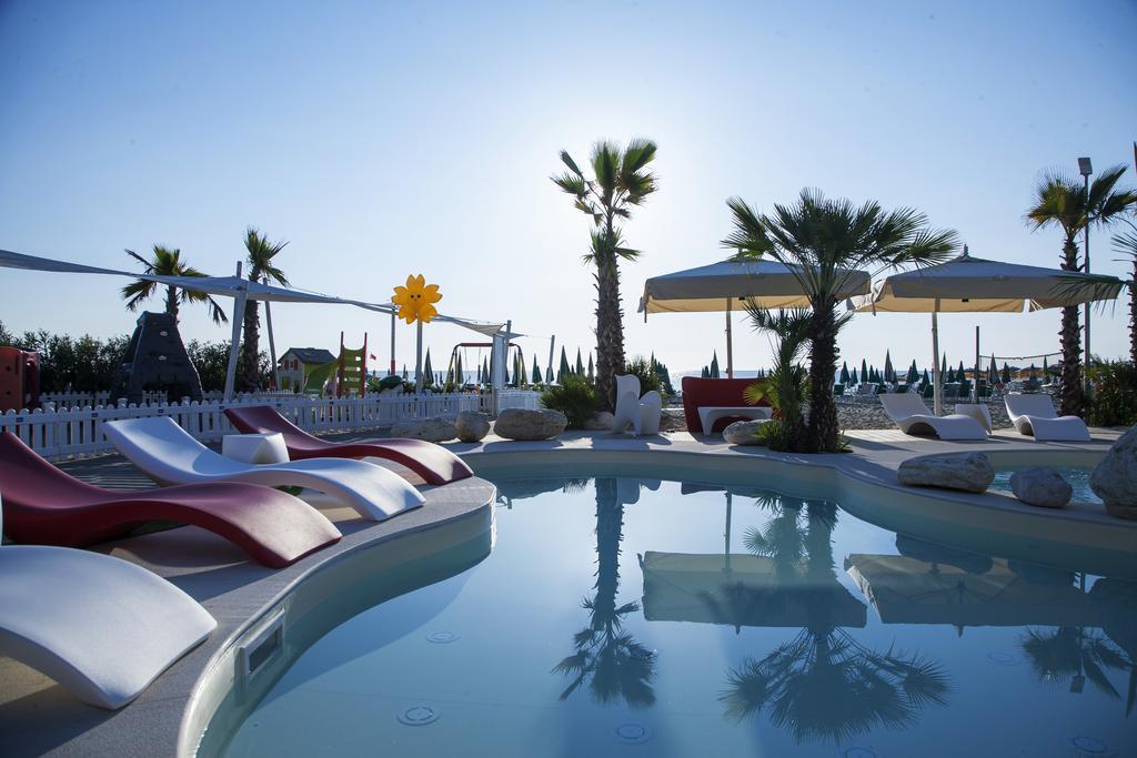 Hotel Doge Alba Adriatica Esterno foto