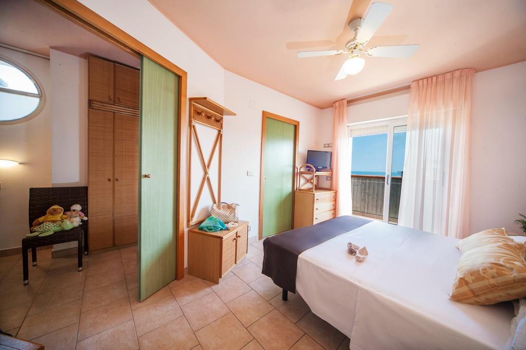 Hotel Doge Alba Adriatica Camera foto