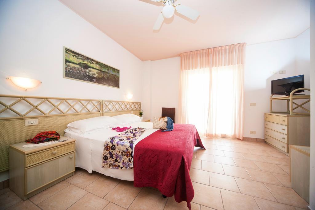 Hotel Doge Alba Adriatica Camera foto