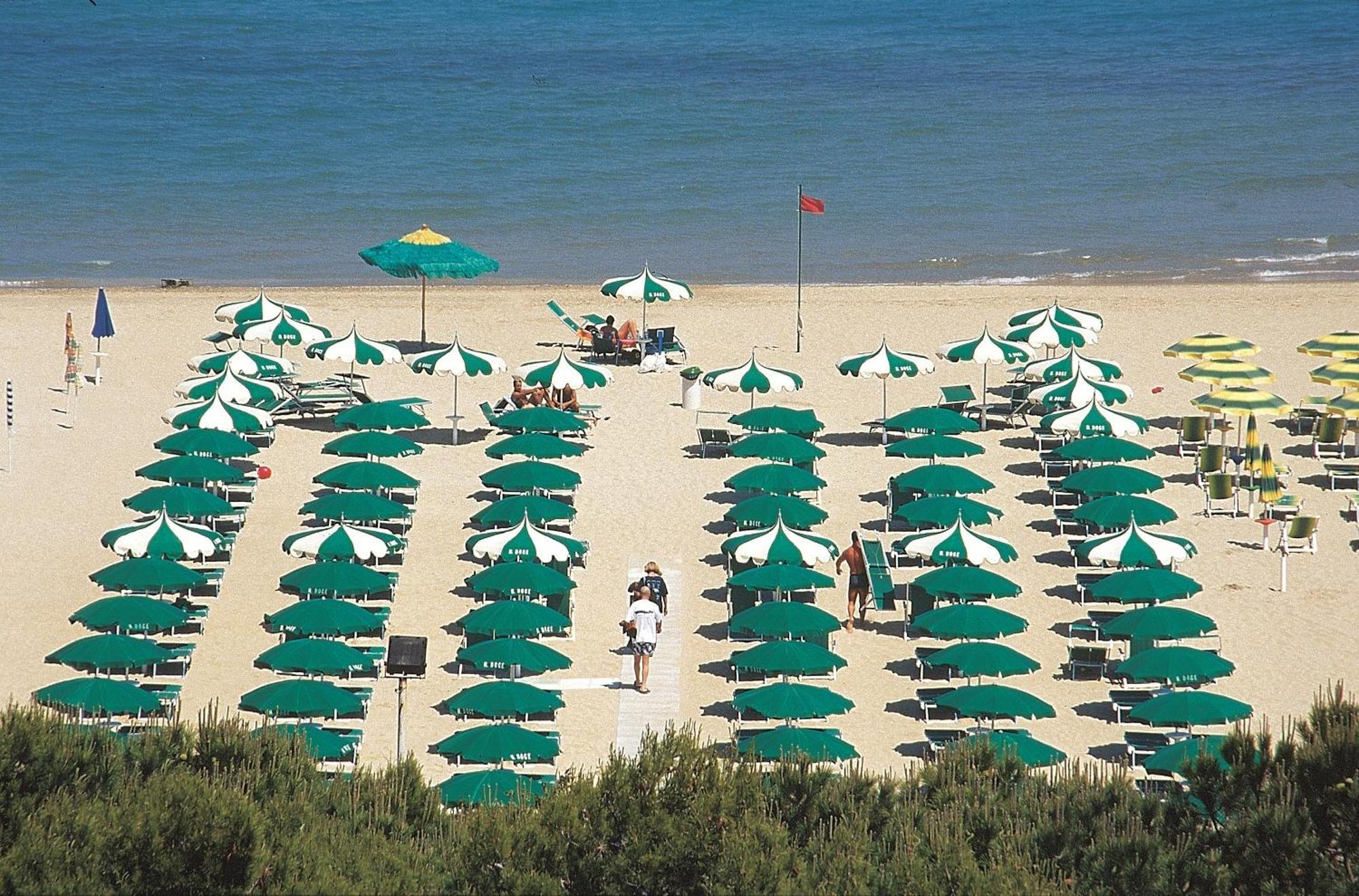 Hotel Doge Alba Adriatica Esterno foto