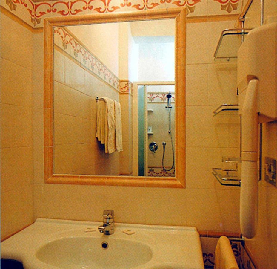 Hotel Doge Alba Adriatica Esterno foto