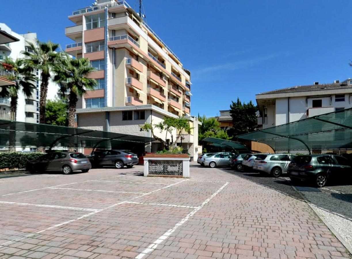 Hotel Doge Alba Adriatica Esterno foto